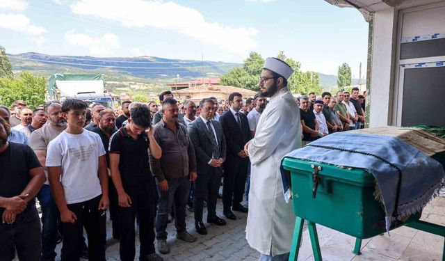 Sevilen muhtar son yolculuğuna uğurlandı