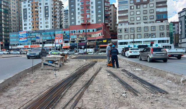 Derbent Kavşağı’nda refüj düzenleme çalışması başlatıldı