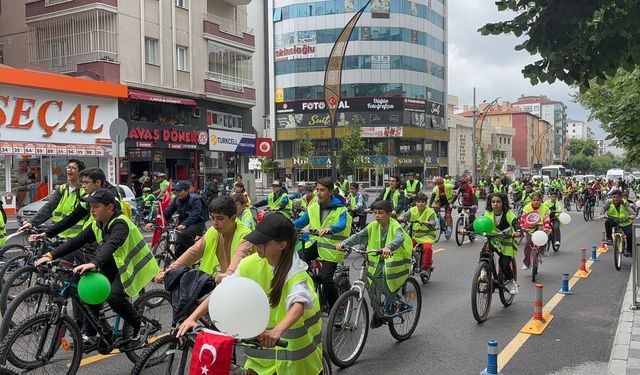Niğde’de yüzlerce kişi sağlıklı yaşam için pedal çevirdi
