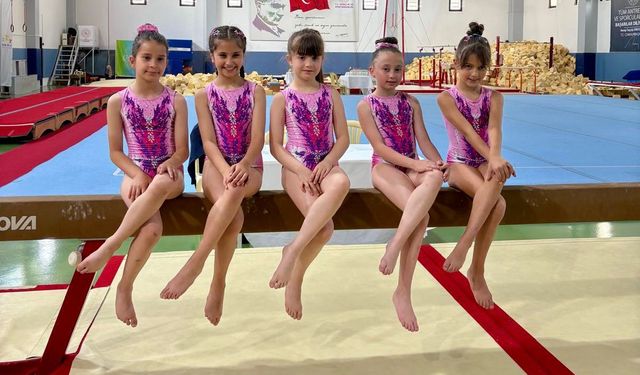 Niğdeli cimnastikçiler podyumu salladı
