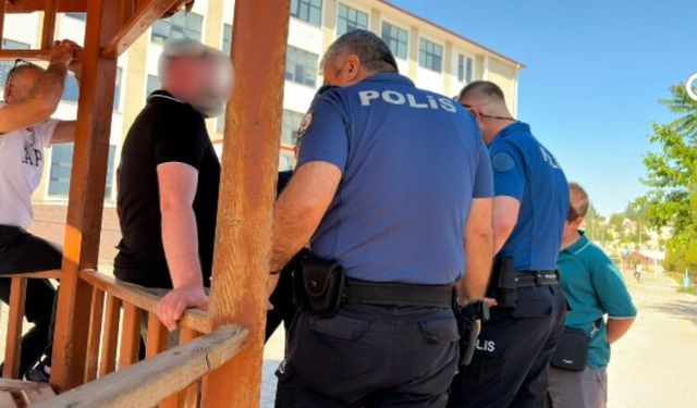 Niğde'de ilkokulda velilerin kavgası polisi harekete geçirdi