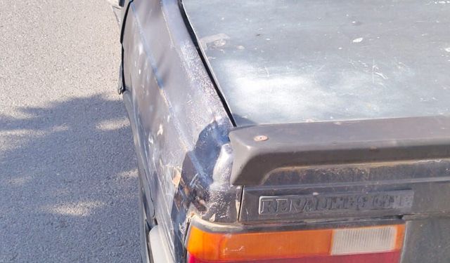 Bor’da otomobil ile ticari araç çarpıştı