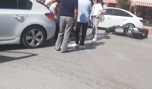 Niğde’de otomobil ile motosiklet çarpıştı: 1 kişi yaralandı