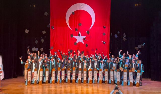 NÖHÜ'de mezuniyet coşkusu yaşandı