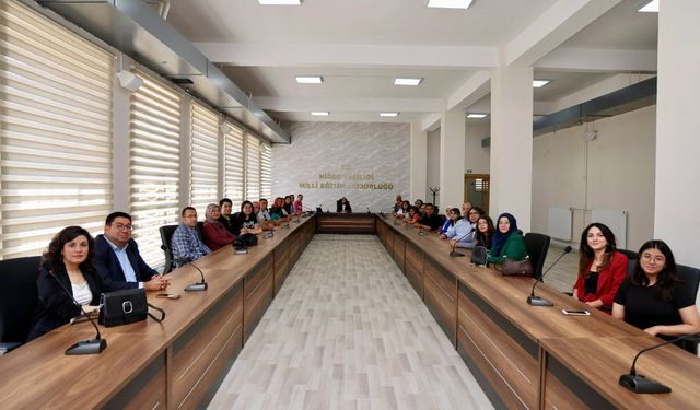 LGS'de tam puan alan 6 öğrenci il müdürlüğünde ağırlandı