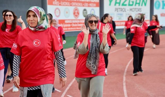 Niğde'de akşam yürüyüşleri hafta içi her gün devam ediyor