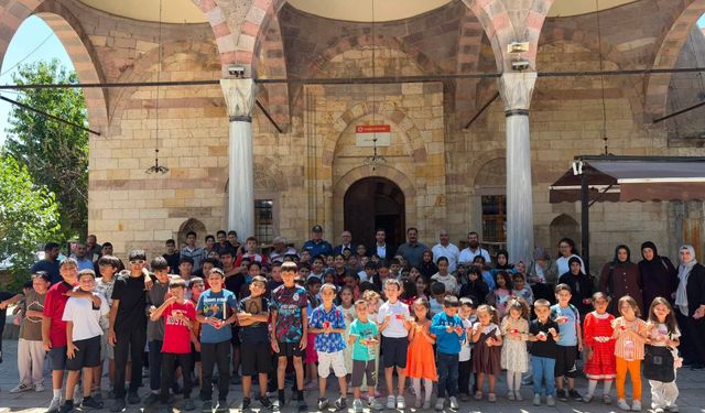 Kaymakam Kalkan, öğrencilerle yaz Kur'an kursunda buluştu