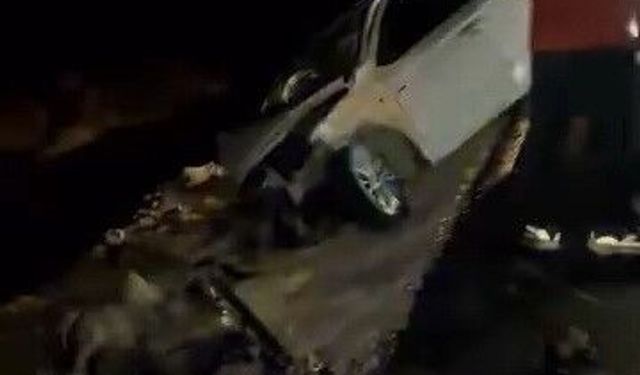 İki araç çarpıştı: 4 yaralı