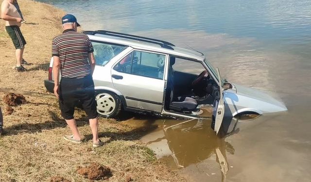 Baraja uçan otomobili 5 metre derinliğe dalıp çıkardı