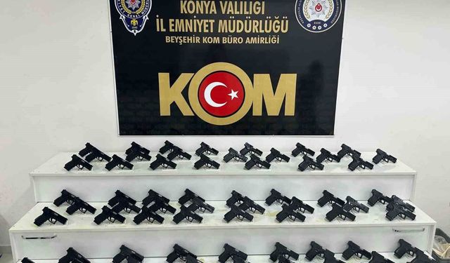 Durdurulan araçta 70 adet kaçak tabanca bulundu