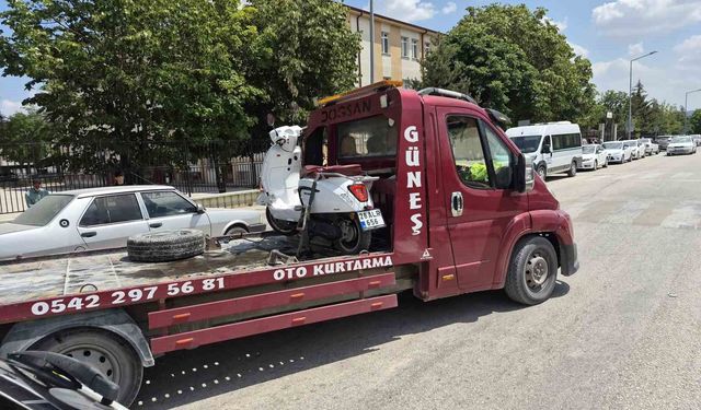 Hatalı U dönüşü kazaya sebep oldu: 1 yaralı