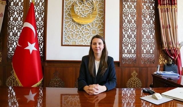 İlk kadın kaymakamı göreve başladı