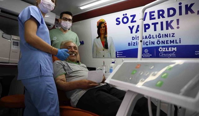 Mobil diş klinikleri 3 ilçede vatandaşlarla buluştu