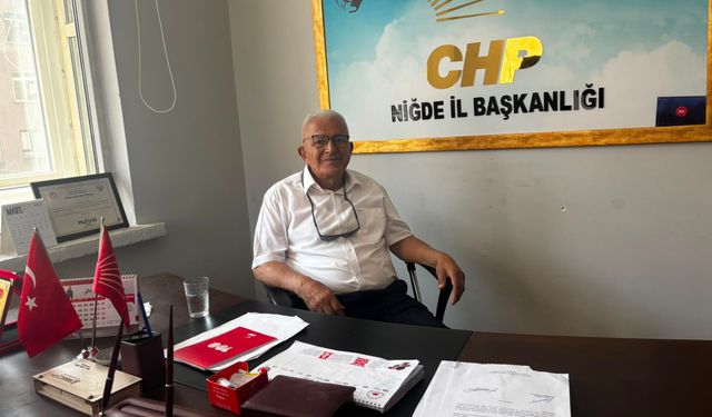 Tevfik Caymaz CHP Niğde İl Başkanlığı koltuğuna oturdu
