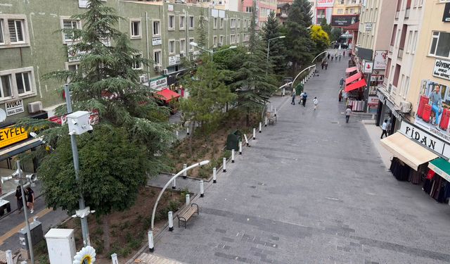Niğde'de sıcak hava yerini serinliğe bıraktı