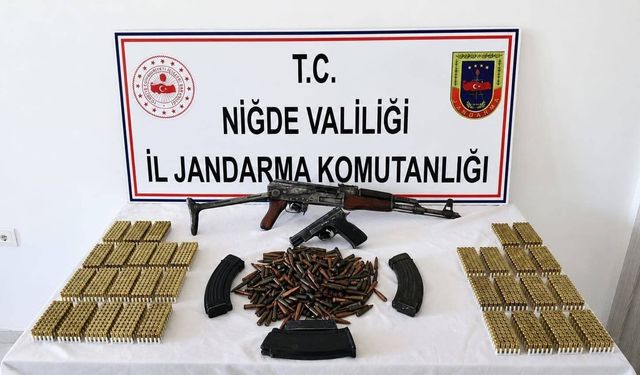 Niğde’de Kalaşnikof ve mühimmat ele geçirildi