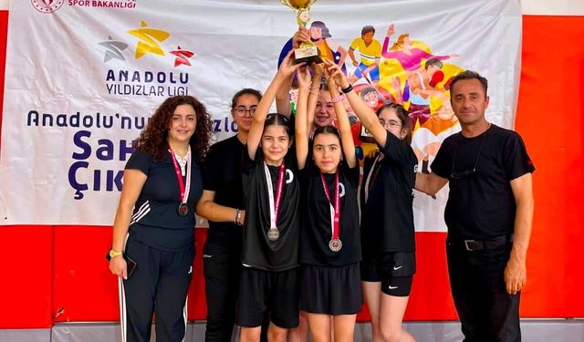 Niğde Kız Takımı Türkiye Finalleri'ne yükseldi