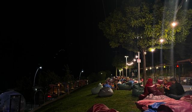 Kayardı Millet Bahçesi akşamları sakinliğe büründü