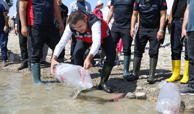 Bahçeli Göleti’ne yavru sazan bırakıldı