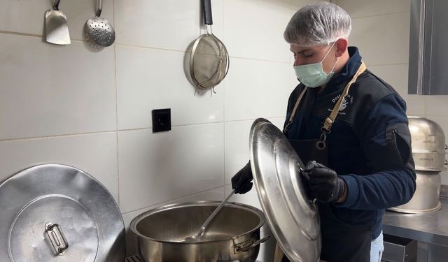 17 yaşındaki aşçıdan yaşıtlarına meslek öğrenin tavsiyesi