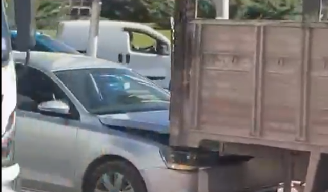 Niğde’de otomobil kamyonete arkadan çarptı