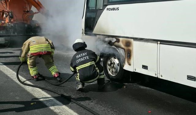 Otobüste çıkan yangını itfaiye ekipleri büyümeden söndürdü