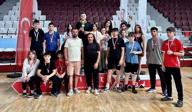 Hatay’da Niğde fırtınası: 16 madalya, 1 şampiyonluk kupası