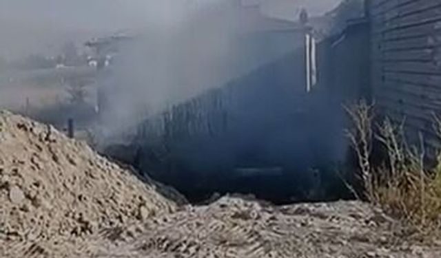 Çayırlı Köyü'nde kuru otlar alev aldı