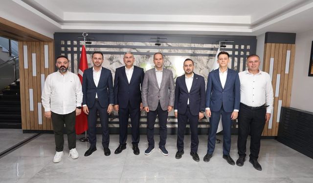 Niğde’de AK Parti heyetinden Belediye Başkanı Özdemir’e ziyaret