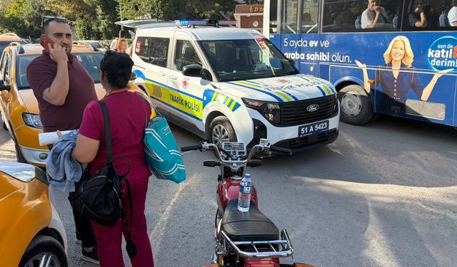 Niğde’de açılan otomobil kapısına motosiklet çarptı: 1 yaralı