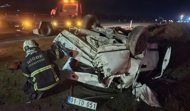 Niğde’de otomobil takla attı: 2 yaralı