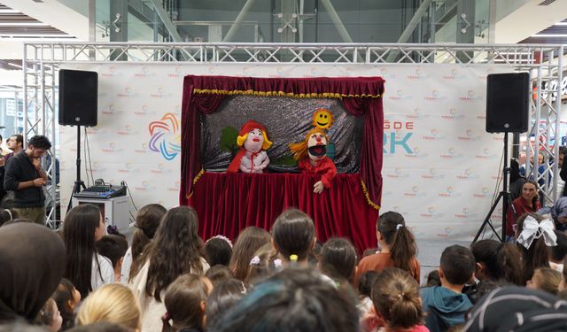 TemaPark AVM’de çocuklar kukla gösterisiyle buluştu