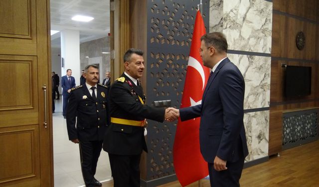 Vali Akmeşe Cumhuriyet Bayramı tebriklerini kabul etti