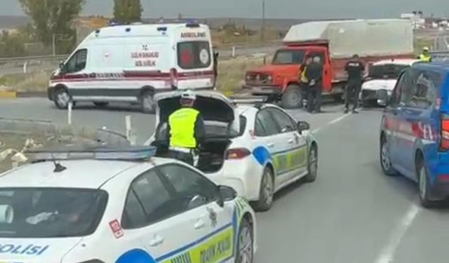 Nigde-Kayseri yolunda kaza: 2 yaralı