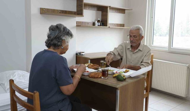 Refakatçi evi 6 bin 500 hasta ve yakınını ağırladı