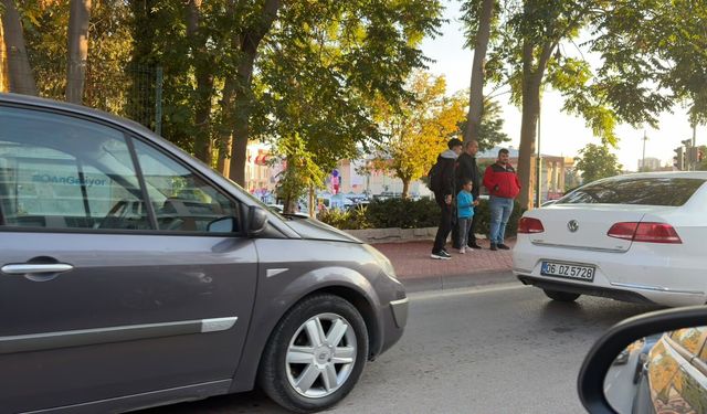 Niğde’de iki araç çarpıştı