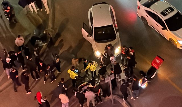 Niğde’de otomobil motosikletle çarpıştı: Biri bayıldı, biri yaralandı