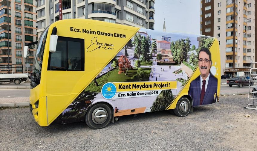 Belediye başkanı adayının projeleriyle dolu seçim otobüsü