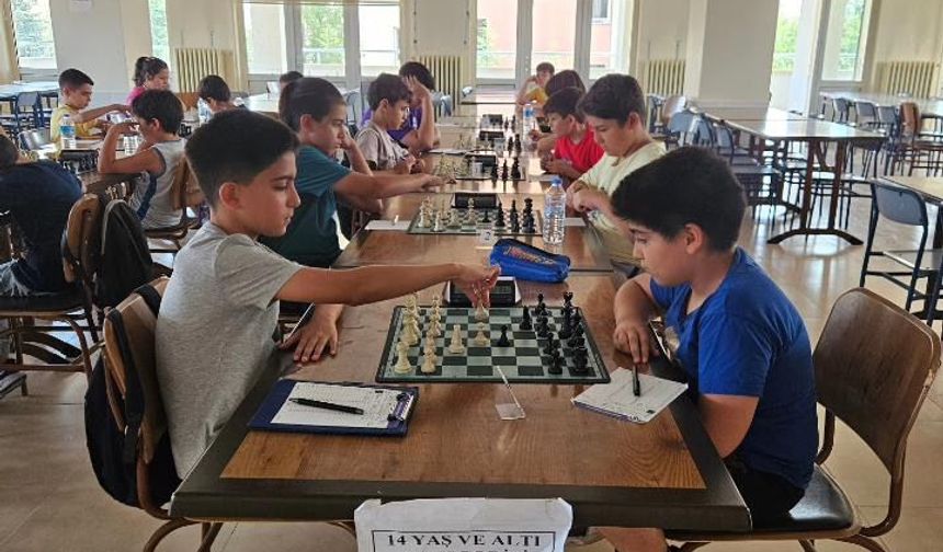Satranç Turnuvasında LGS Birincileri Karşı Karşıya Geldi