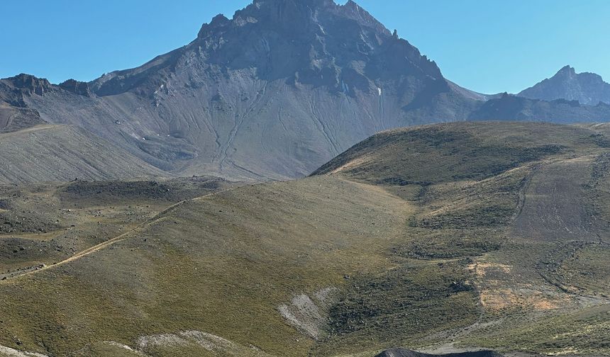 Şimdi Borçlular Düşünsün, Erciyes'te Karlar Eridi