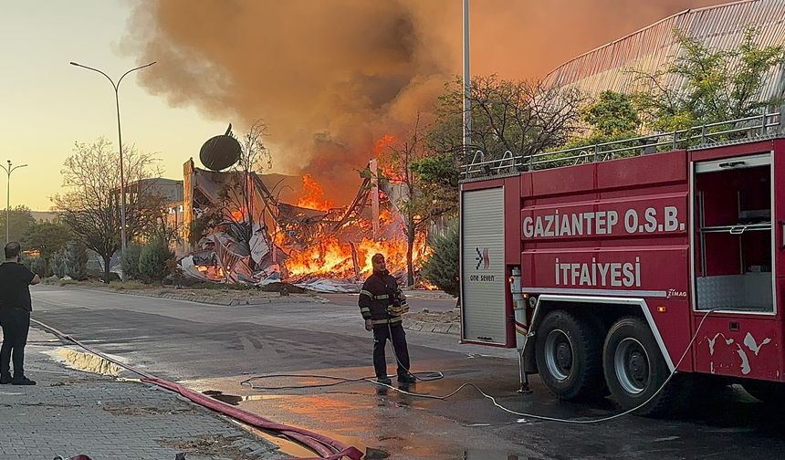 Gaziantep’te Halı Fabrikasında Büyük Yangın