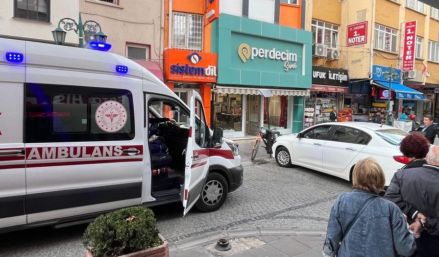 Sorumsuz Sürücü Yüzünden Ambulans Geçemedi