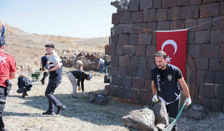 Erzurum polisinden ecdadımız için örnek davranış