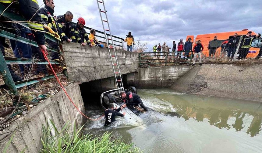 Erzurum’da otomobil su kanalına uçtu: 2 ölü, 1 yaralı