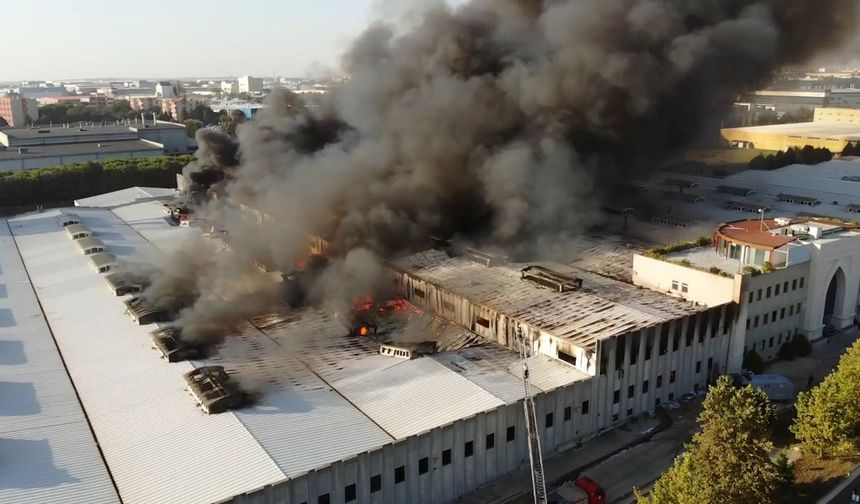 Fabrika Yangını Havadan Görüntülendi: 2 Çalışan Hastanelik Oldu