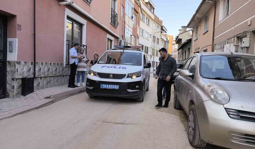 Bursa da Eski Nişanlısının Önünü Kesti Silahla Ateş Etti