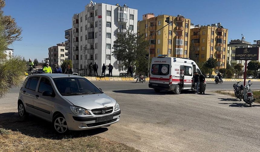 Kilis’te motosiklet ile otomobil çarpıştı:2 yaralı