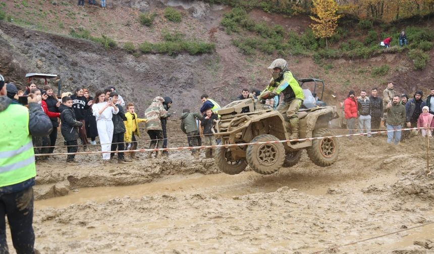 Çamur ve adrenalin bir arada