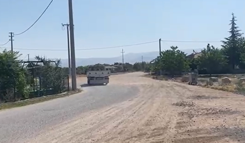 Tyana su kemerleri yolunda 2 yıldır asfalt bekleyişi