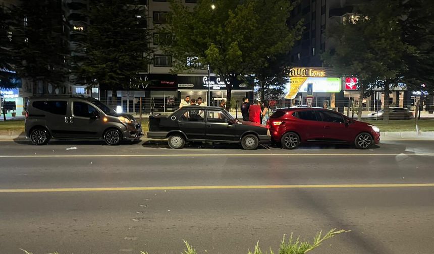 Bor yolunda zincirleme kaza